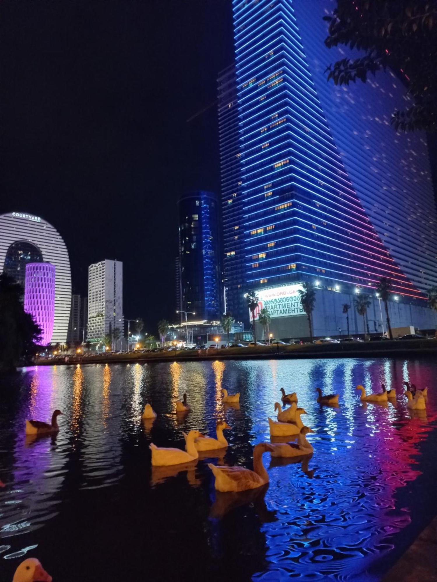 Orbi City Apartments On The Beach Batumi Eksteriør bilde